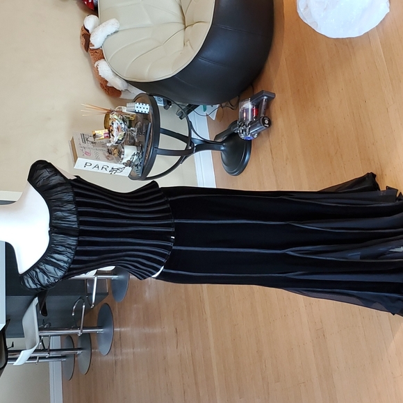 2 pieces suite, size 8. - Picture 5 of 7